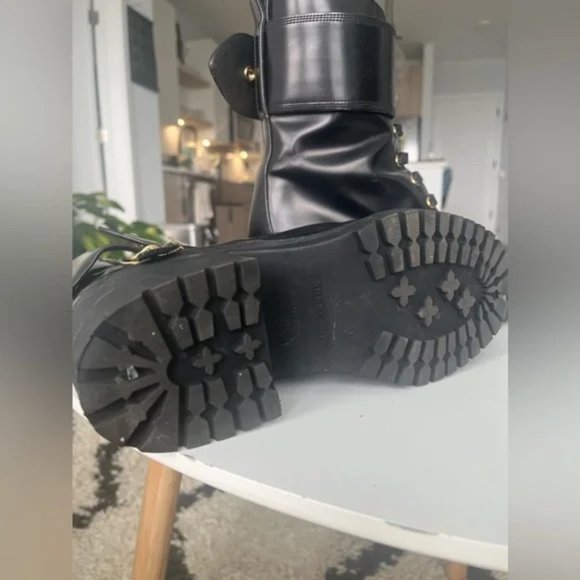 Burberry Scarcroft 50 Buckle-Accented Boots - Picture 8 of 10